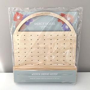 NWT wooden earring holder, hanging or stand options
